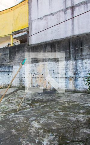 Casa à venda com 400m², 2 quartos e 2 vagas Casa à venda com 400m², 2 quartos e 2 vagasQuintal
