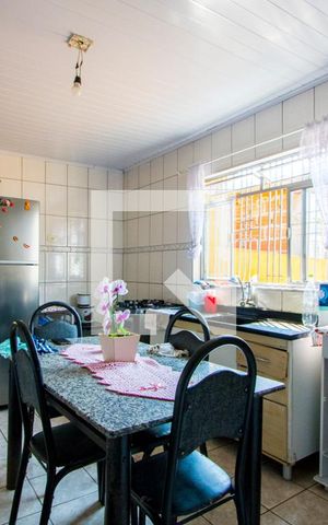 Casa à venda com 400m², 2 quartos e 2 vagas Casa à venda com 400m², 2 quartos e 2 vagasCozinha