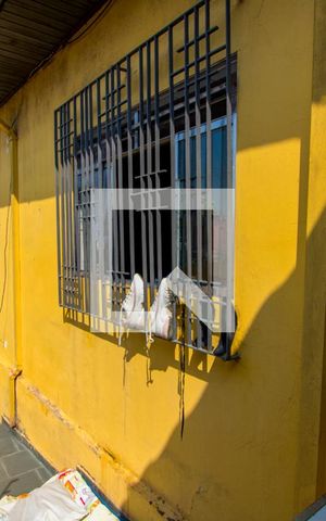 Casa à venda com 400m², 2 quartos e 2 vagas Casa à venda com 400m², 2 quartos e 2 vagasCorredor - Externo