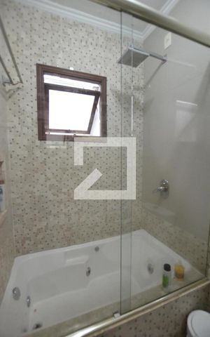 Casa de condomínio à venda com 204m², 4 quartos e 2 vagasBanheiro da Suíte 2
