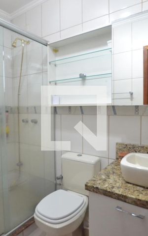 Casa de condomínio à venda com 204m², 4 quartos e 2 vagasBanheiro