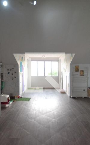 Casa de condomínio à venda com 204m², 4 quartos e 2 vagasQuarto/Reversível
