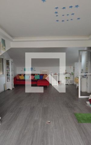Casa de condomínio à venda com 204m², 4 quartos e 2 vagasQuarto/Reversível