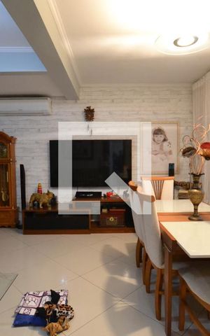 Casa de condomínio à venda com 204m², 4 quartos e 2 vagasSala