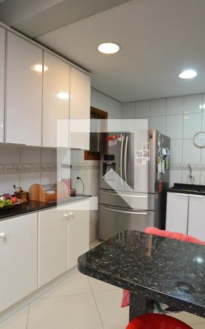 Casa de condomínio à venda com 204m², 4 quartos e 2 vagasCozinha