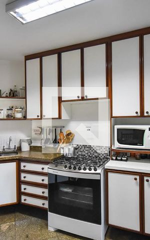 Apartamento à venda com 285m², 4 quartos e 4 vagas Apartamento à venda com 285m², 4 quartos e 4 vagasCozinha
