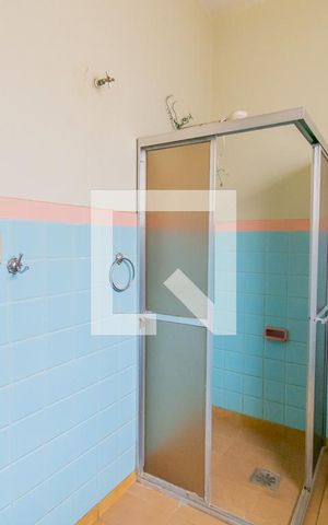 Casa à venda com 400m², 4 quartos e 2 vagas Casa à venda com 400m², 4 quartos e 2 vagasBanheiro 2