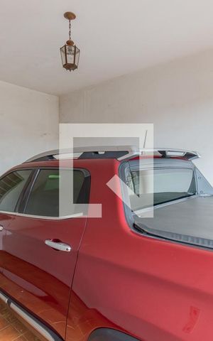 Casa à venda com 400m², 4 quartos e 2 vagas Casa à venda com 400m², 4 quartos e 2 vagasGaragem