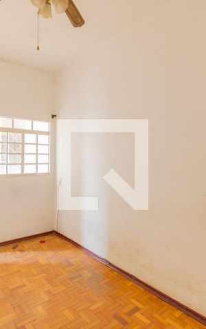 Casa à venda com 400m², 4 quartos e 2 vagas Casa à venda com 400m², 4 quartos e 2 vagasCasa 2 - Sala 2