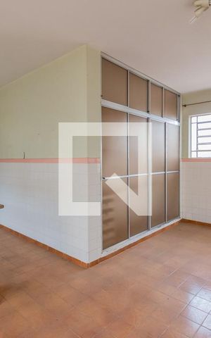 Casa à venda com 400m², 4 quartos e 2 vagas Casa à venda com 400m², 4 quartos e 2 vagasSala de Jantar