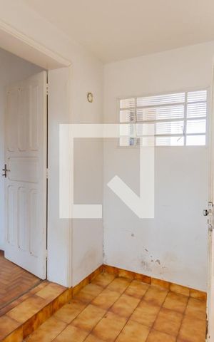 Casa à venda com 400m², 4 quartos e 2 vagas Casa à venda com 400m², 4 quartos e 2 vagasÁrea de Serviço