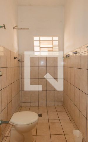 Casa à venda com 400m², 4 quartos e 2 vagas Casa à venda com 400m², 4 quartos e 2 vagasCasa 2 - Banheiro Social
