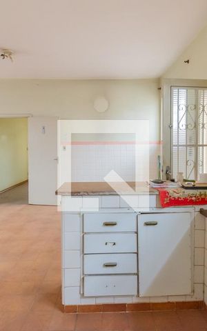 Casa à venda com 400m², 4 quartos e 2 vagas Casa à venda com 400m², 4 quartos e 2 vagasCozinha