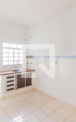 Casa à venda com 400m², 4 quartos e 2 vagas Casa à venda com 400m², 4 quartos e 2 vagasCasa 2 - Cozinha