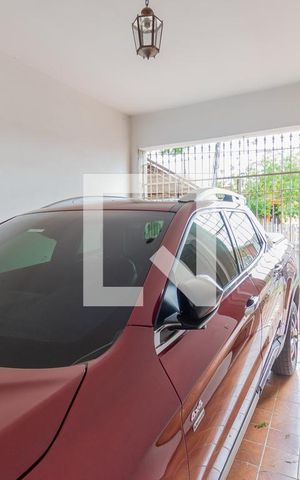 Casa à venda com 400m², 4 quartos e 2 vagas Casa à venda com 400m², 4 quartos e 2 vagasGaragem