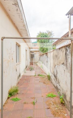 Casa à venda com 400m², 4 quartos e 2 vagas Casa à venda com 400m², 4 quartos e 2 vagasCorredor