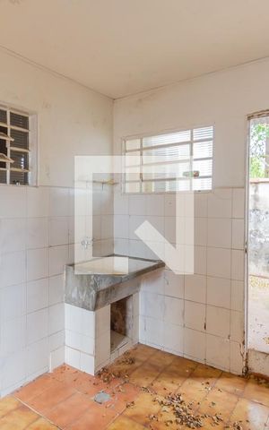 Casa à venda com 400m², 4 quartos e 2 vagas Casa à venda com 400m², 4 quartos e 2 vagasÁrea de Serviço
