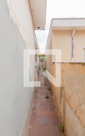 Casa à venda com 400m², 4 quartos e 2 vagas Casa à venda com 400m², 4 quartos e 2 vagasCorredor