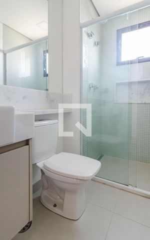 Apartamento à venda com 67m², 2 quartos e 1 vaga Apartamento à venda com 67m², 2 quartos e 1 vagaBanheiro da suíte