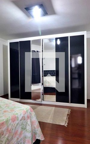 Casa à venda com 300m², 3 quartos e 2 vagasQuarto 1 - Suíte