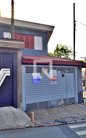 Casa à venda com 300m², 3 quartos e 2 vagasFachada