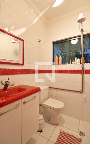 Casa à venda com 300m², 3 quartos e 2 vagasBanheiro Social 2