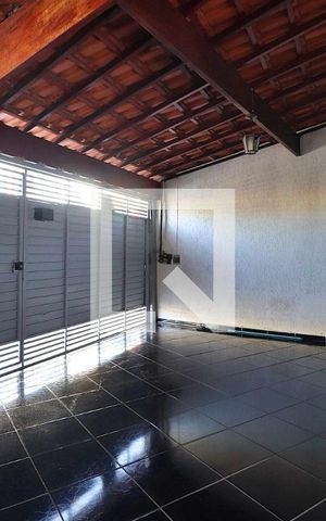 Casa à venda com 300m², 3 quartos e 2 vagasGaragem