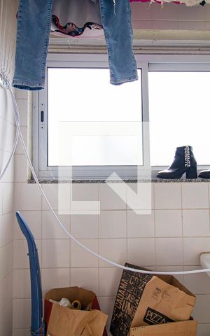 Apartamento à venda com 64m², 3 quartos e 1 vagaÁrea de Serviço
