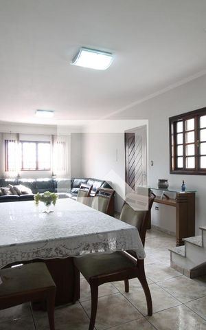 Casa para alugar com 163m², 3 quartos e 4 vagasSala