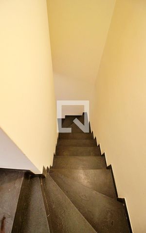Casa à venda com 123m², 3 quartos e 2 vagasEscada