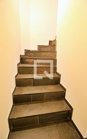 Casa à venda com 123m², 3 quartos e 2 vagasEscada