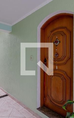 Casa à venda com 240m², 3 quartos e 4 vagas Casa à venda com 240m², 3 quartos e 4 vagasEntrada