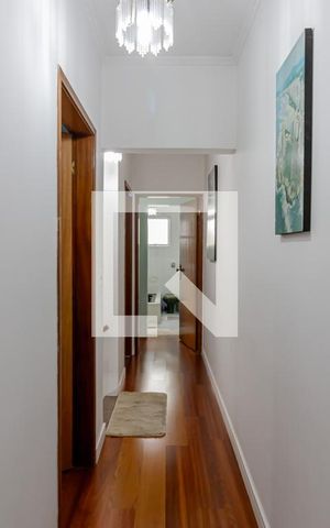 Casa à venda com 240m², 3 quartos e 4 vagas Casa à venda com 240m², 3 quartos e 4 vagasCorredor