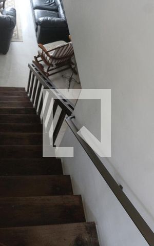 Apartamento para alugar com 135m², 2 quartos e 1 vagaEscada