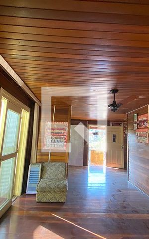Casa à venda com 150000m², 4 quartos e 2 vagasSala