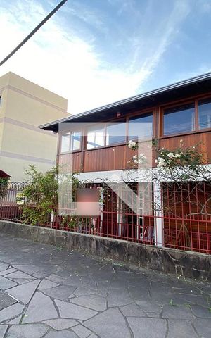 Casa à venda com 150000m², 4 quartos e 2 vagasFachada