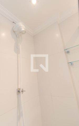 Apartamento para alugar com 65m², 2 quartos e 1 vaga Apartamento para alugar com 65m², 2 quartos e 1 vagaBanheiro da Suite