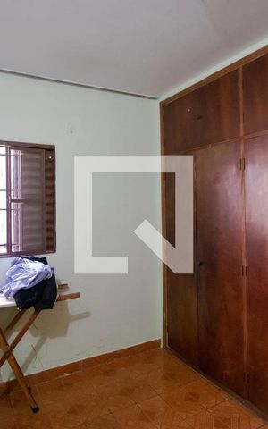 Casa de condomínio à venda com 285m², 4 quartos e 5 vagas Casa de condomínio à venda com 285m², 4 quartos e 5 vagasQuarto 01