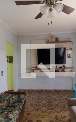 Casa de condomínio à venda com 285m², 4 quartos e 5 vagas Casa de condomínio à venda com 285m², 4 quartos e 5 vagasSala