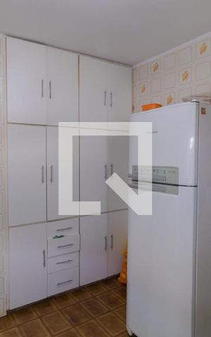 Casa de condomínio à venda com 285m², 4 quartos e 5 vagas Casa de condomínio à venda com 285m², 4 quartos e 5 vagasCozinha
