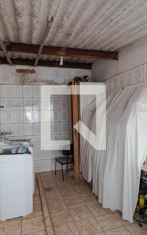 Casa de condomínio à venda com 285m², 4 quartos e 5 vagas Casa de condomínio à venda com 285m², 4 quartos e 5 vagasÁrea de Serviço