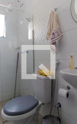 Casa de condomínio à venda com 285m², 4 quartos e 5 vagas Casa de condomínio à venda com 285m², 4 quartos e 5 vagasBanheiro