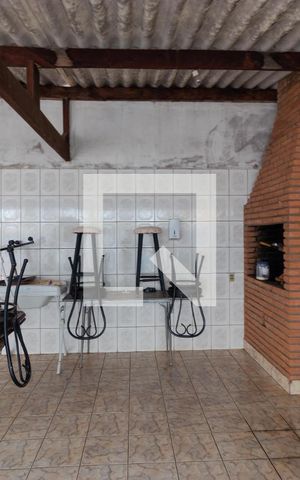 Casa de condomínio à venda com 285m², 4 quartos e 5 vagas Casa de condomínio à venda com 285m², 4 quartos e 5 vagasChurrasqueira