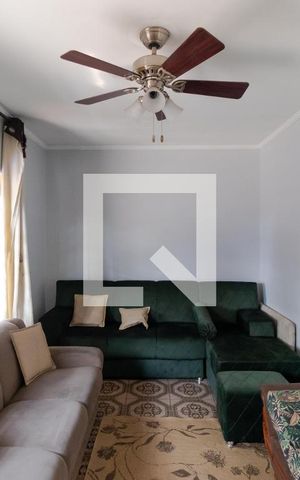 Casa de condomínio à venda com 285m², 4 quartos e 5 vagas Casa de condomínio à venda com 285m², 4 quartos e 5 vagasSala