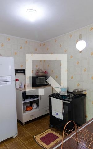 Casa de condomínio à venda com 285m², 4 quartos e 5 vagas Casa de condomínio à venda com 285m², 4 quartos e 5 vagasCozinha