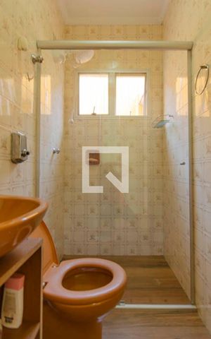 Casa à venda com 150m², 4 quartos e 2 vagas Casa à venda com 150m², 4 quartos e 2 vagasBanheiro 2