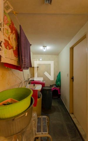 Casa à venda com 150m², 4 quartos e 2 vagas Casa à venda com 150m², 4 quartos e 2 vagasÁrea de Serviço