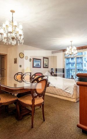 Apartamento à venda com 234m², 3 quartos e 1 vaga Apartamento à venda com 234m², 3 quartos e 1 vagaSala