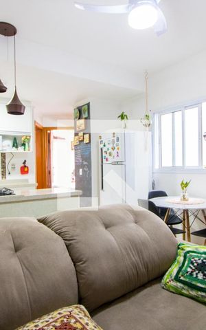 Apartamento à venda com 110m², 2 quartos e 1 vaga Apartamento à venda com 110m², 2 quartos e 1 vagaSala