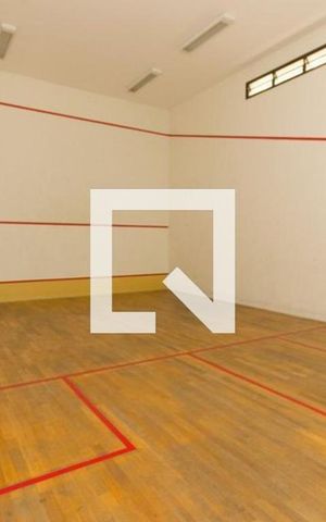Apartamento à venda com 374m², 4 quartos e 6 vagas Apartamento à venda com 374m², 4 quartos e 6 vagasÁrea comum - Quadra de Squash